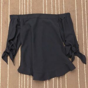 Dailylook Off the Shoulder top with tie sleeves XS